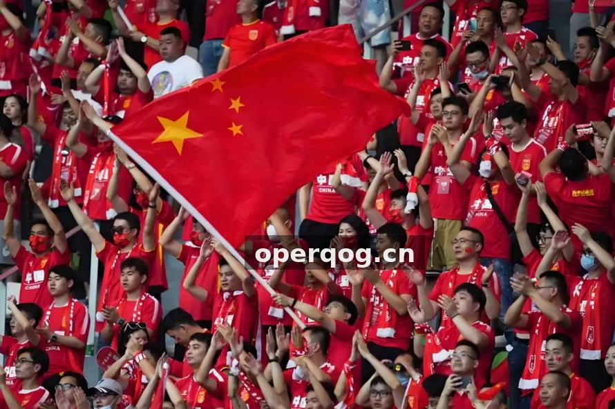 从跑动热区到传球网络：用可视化数据读懂一场比赛的真实节奏